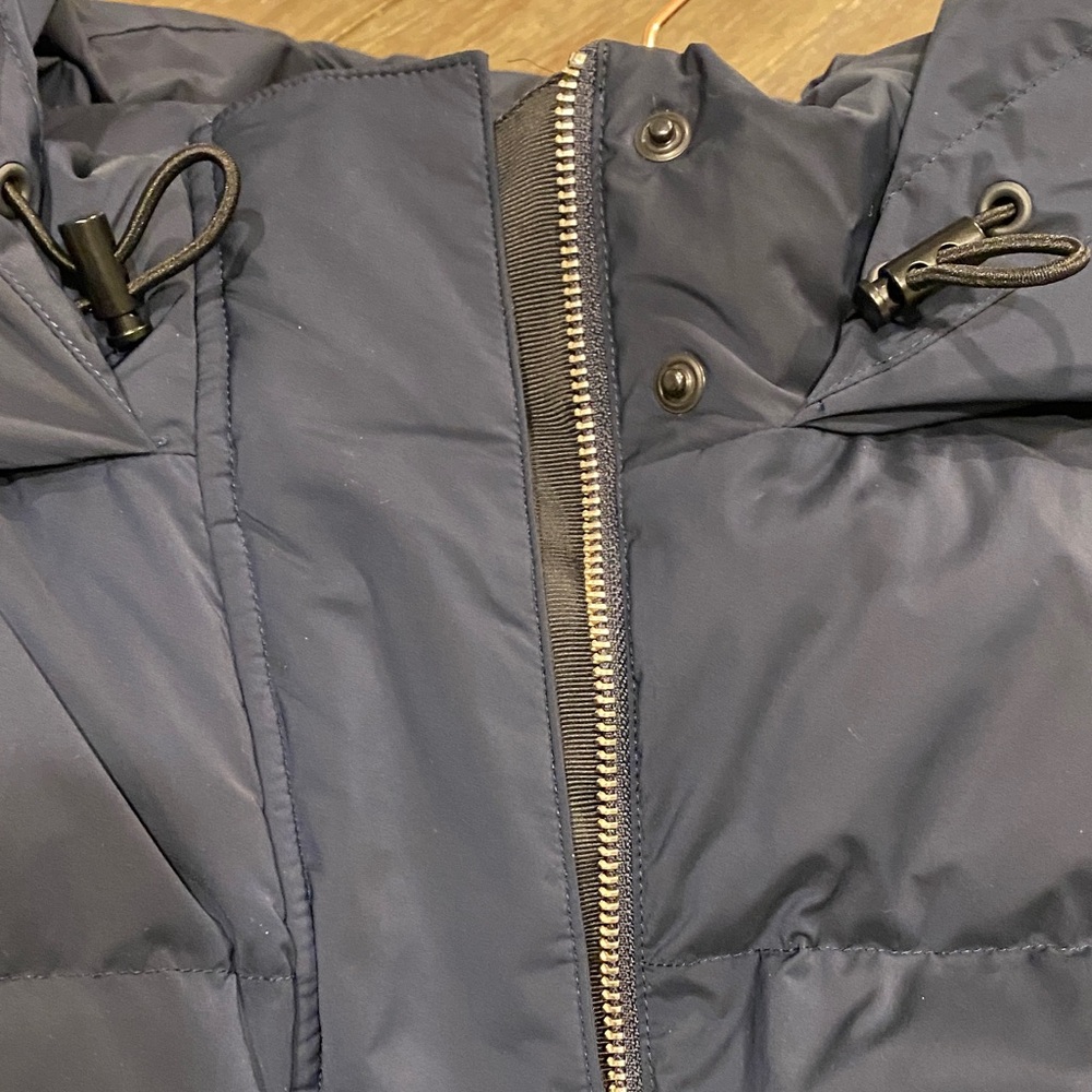 Theory Navy Puffer Coat long with button on side - Picture 7 of 8